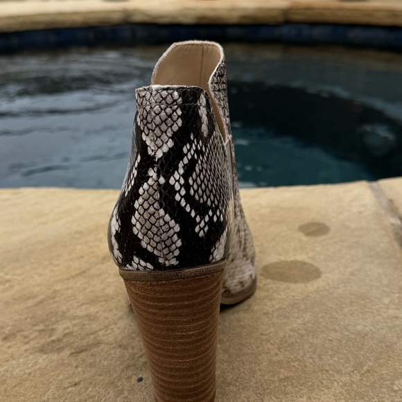 Vince Camuto Famhida Snakeskin Leather Ankle Boots - Picture 7 of 13